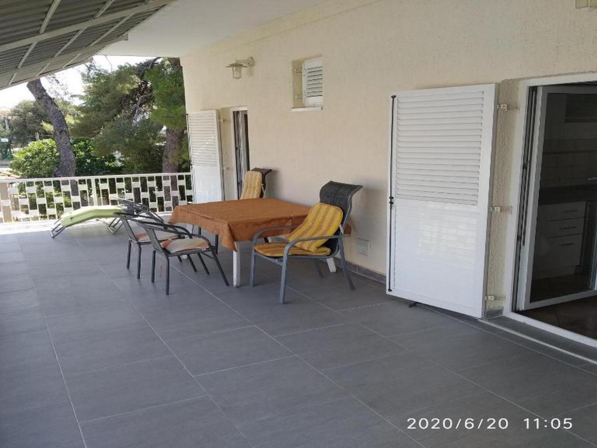 Apartmani Lucia Biograd Biograd Na Moru Quarto foto